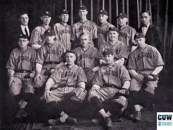 Group photo of the baseball team.