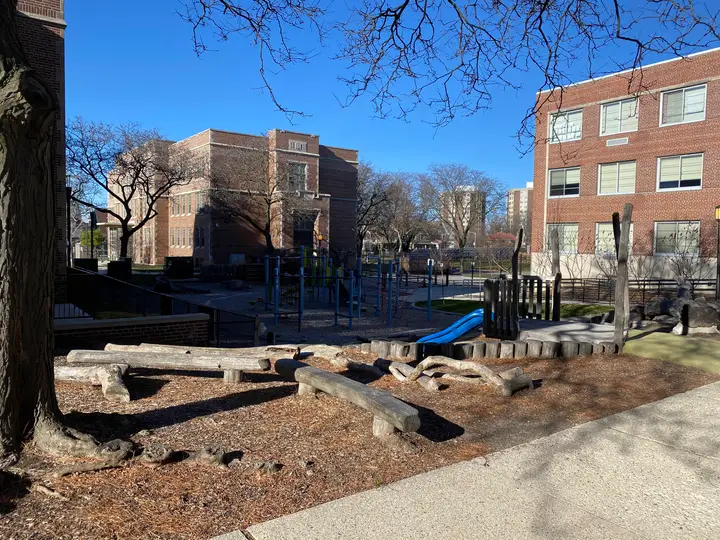 A large playground in front of Nengos on the right and Bgemagen on the left.